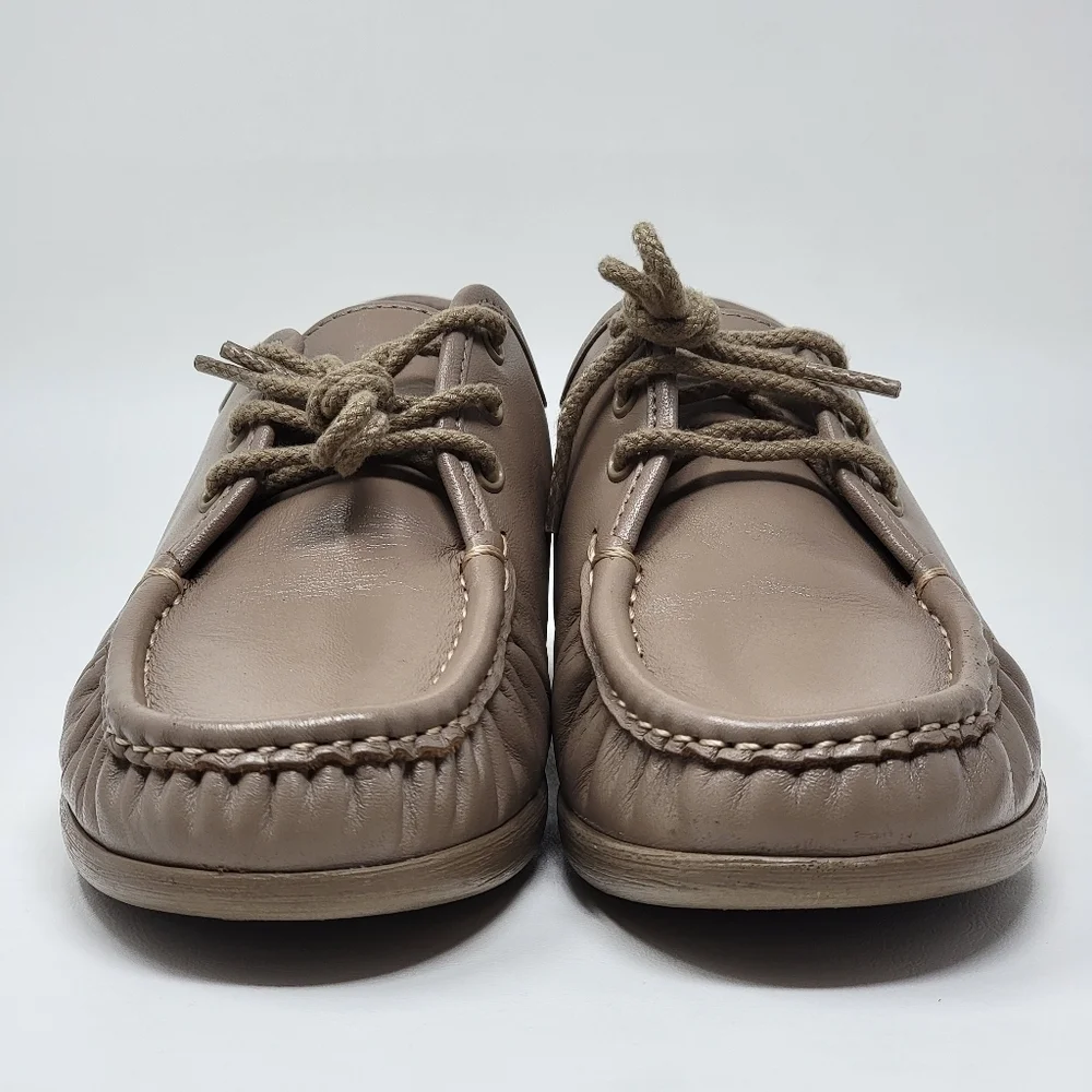 SAS Siesta Moc Toe Women's Size 9 Handsewn Leather Comfort Lace Up Walking Shoes